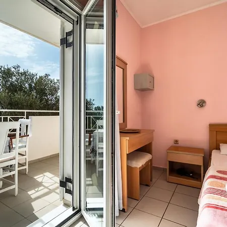 Helena Appartement Svoronata